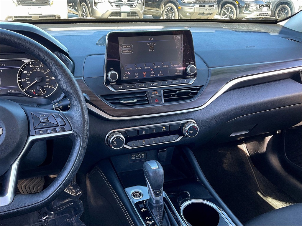 2023 Nissan Altima 2.5 SV - Photo 17