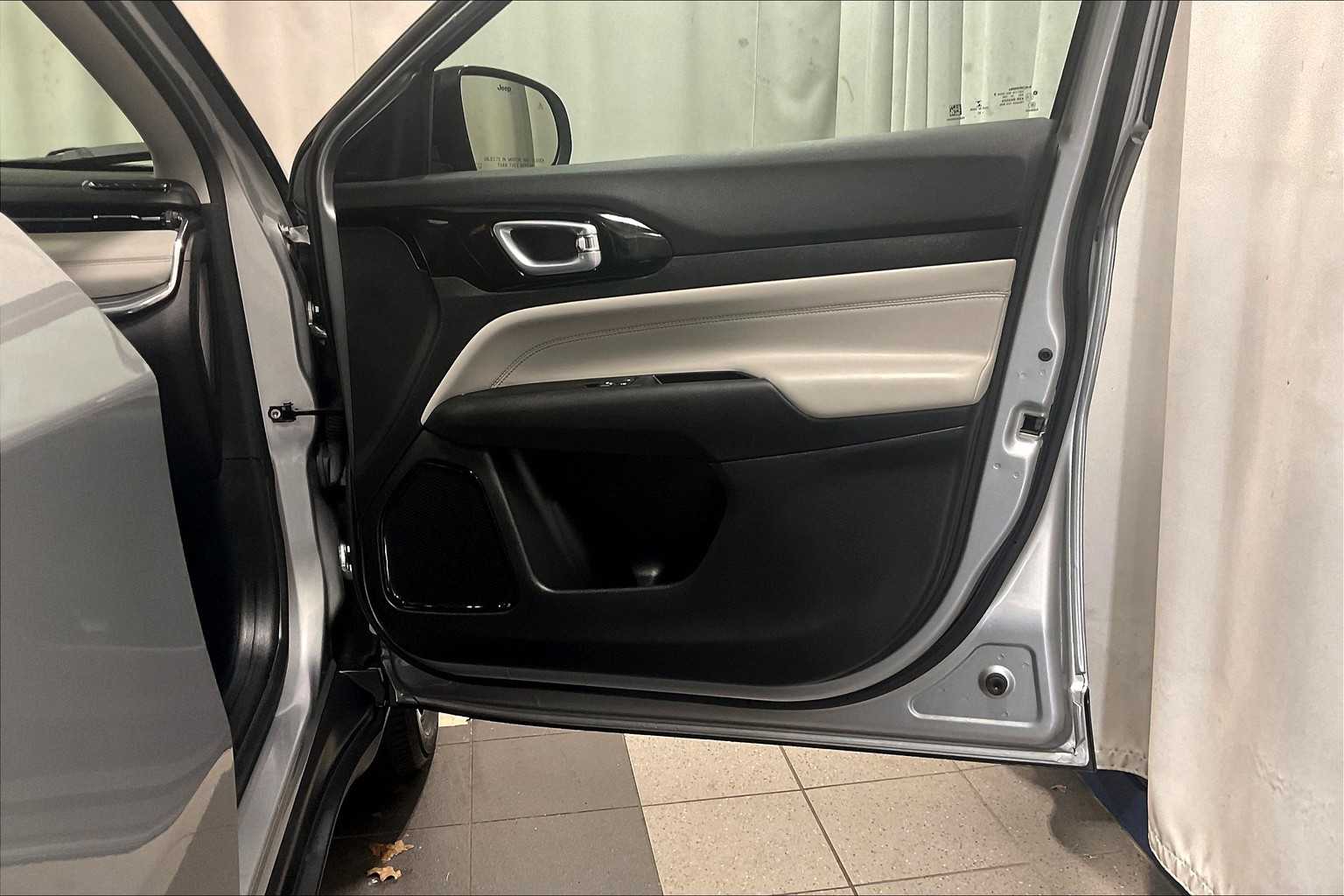 2022 Jeep Compass Limited - Photo 12