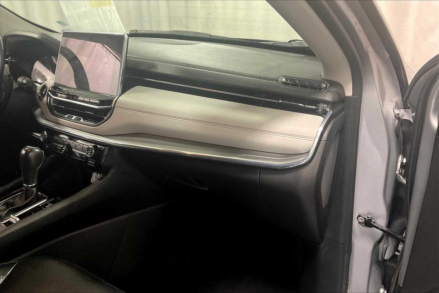 2022 Jeep Compass Limited - Photo 13