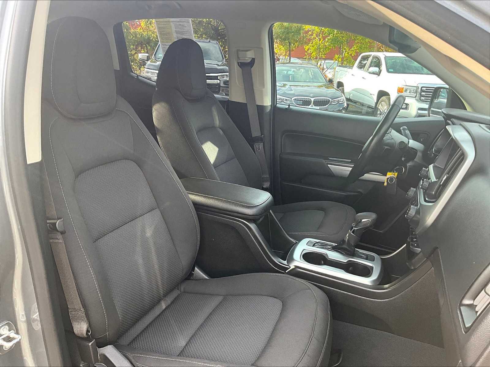 2022 Chevrolet Colorado 4WD LT - Photo 11