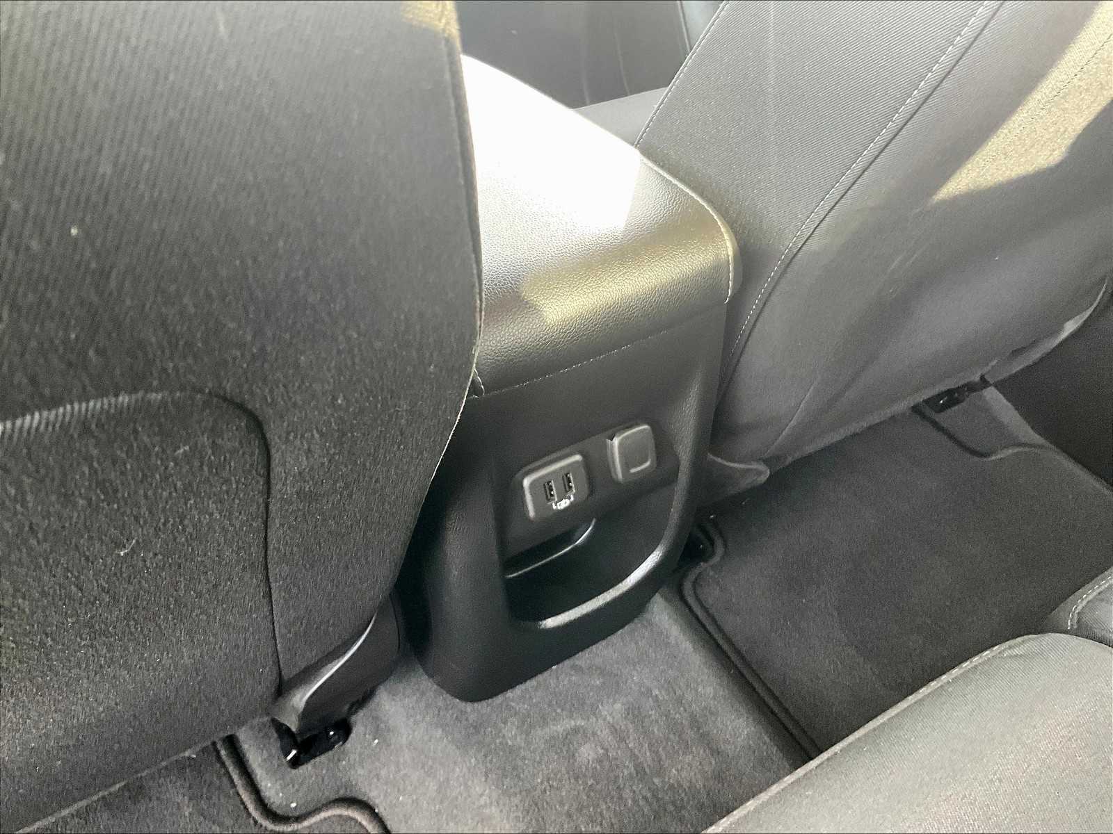 2022 Chevrolet Colorado 4WD LT - Photo 28