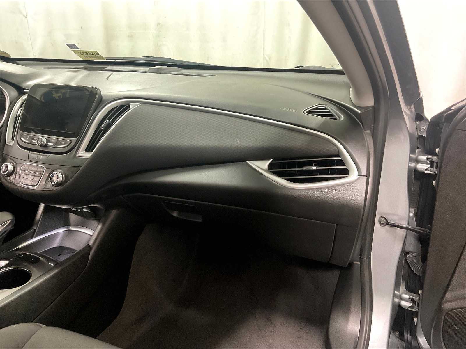 2024 Chevrolet Malibu LT - Photo 13