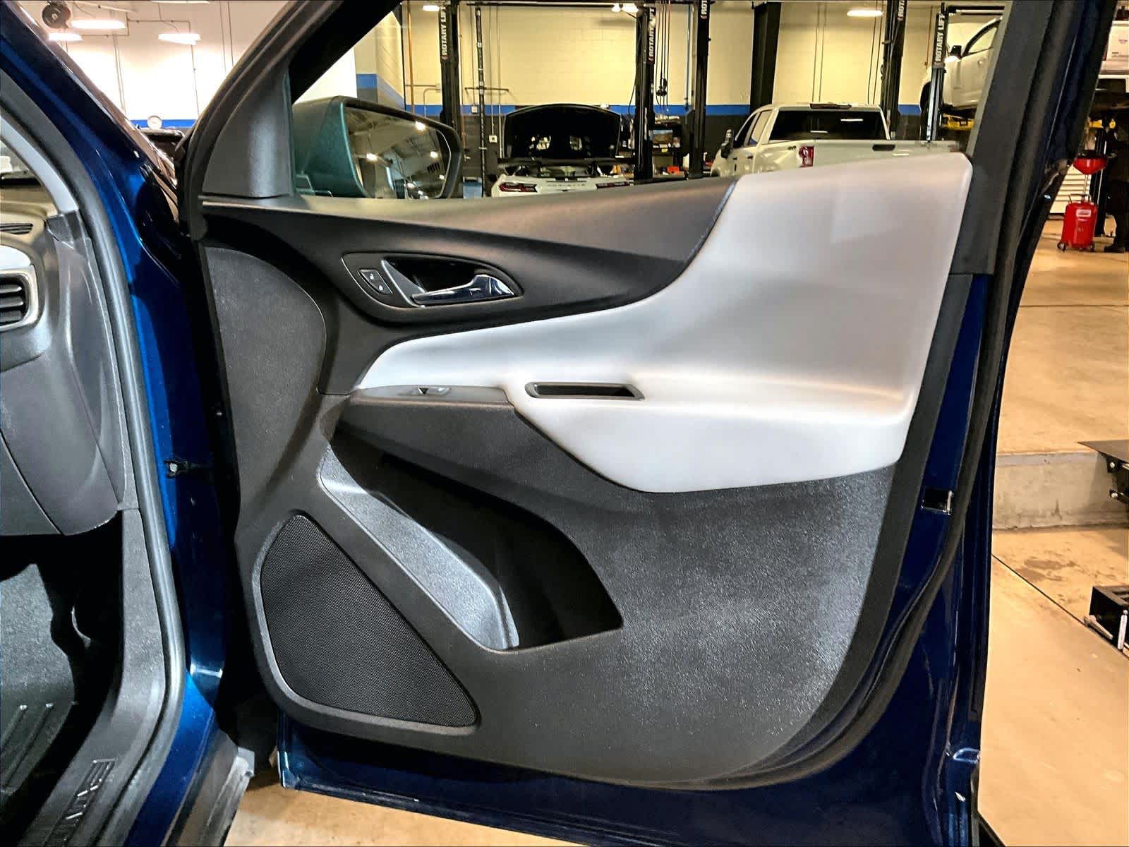 2022 Chevrolet Equinox LS - Photo 12