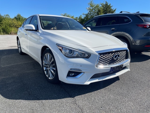 2023 INFINITI Q50 LUXE