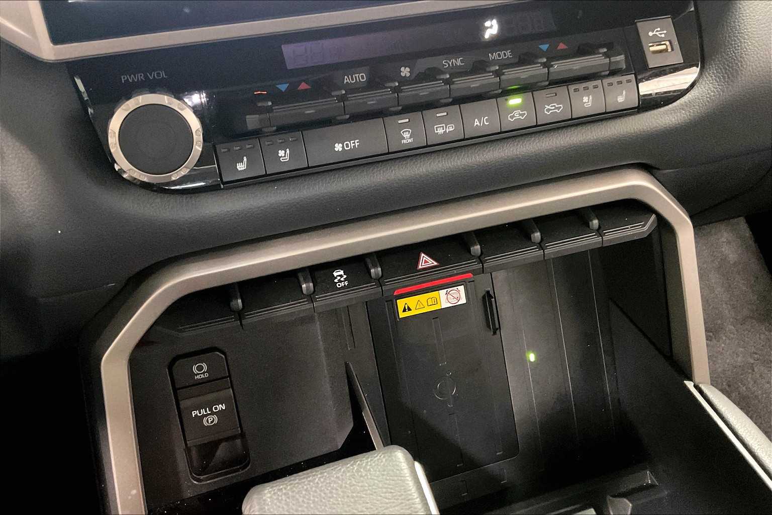 2022 Toyota Tundra Limited - Photo 25
