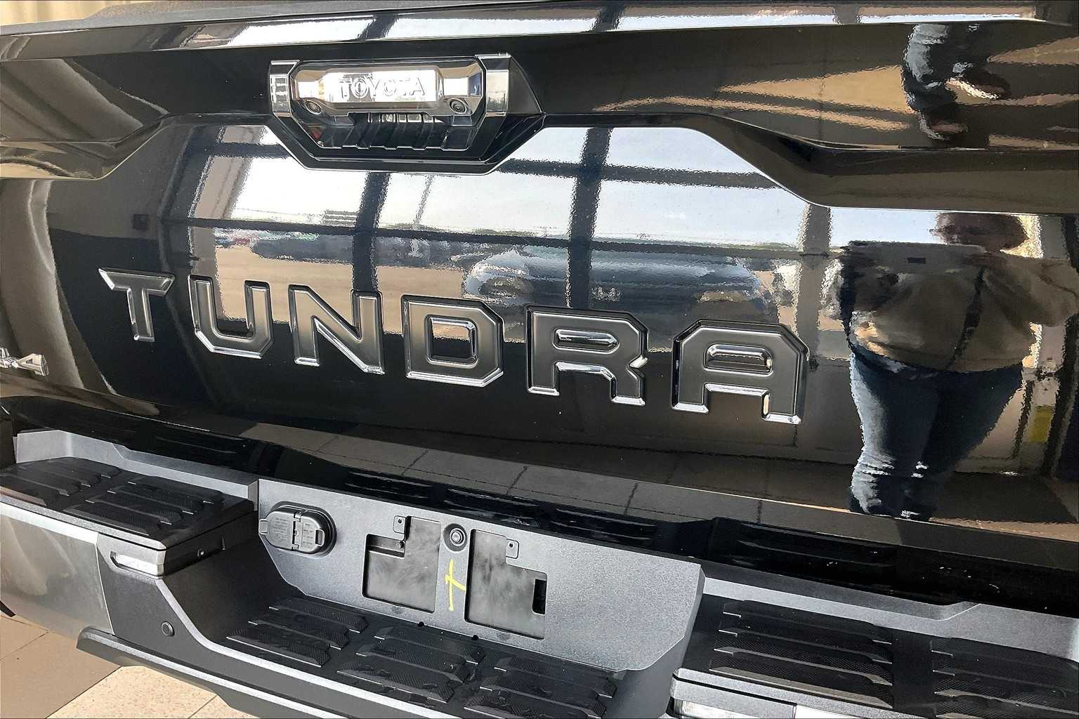 2022 Toyota Tundra Limited - Photo 28