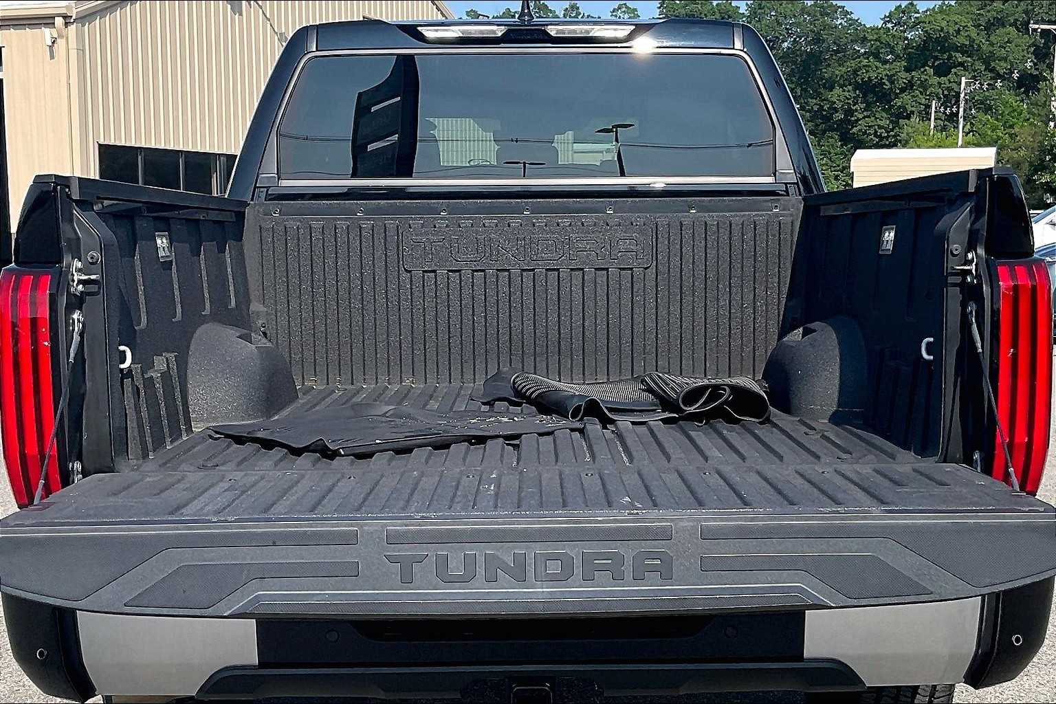 2022 Toyota Tundra Limited - Photo 31