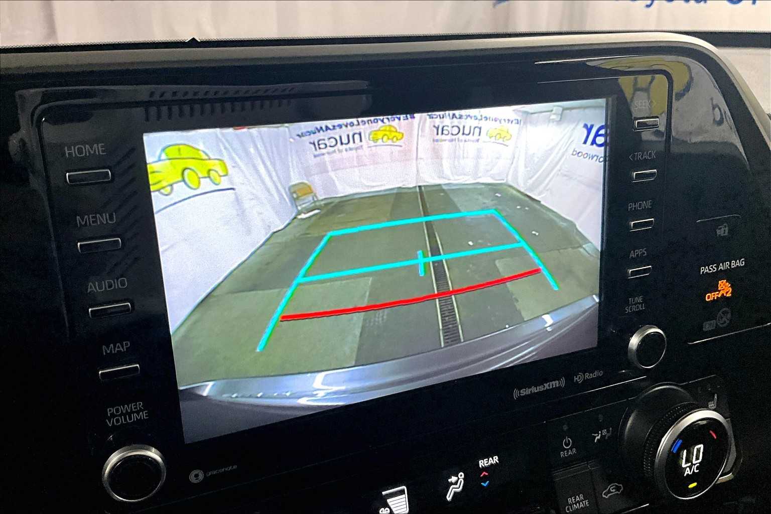 2021 Toyota Highlander XLE - Photo 20