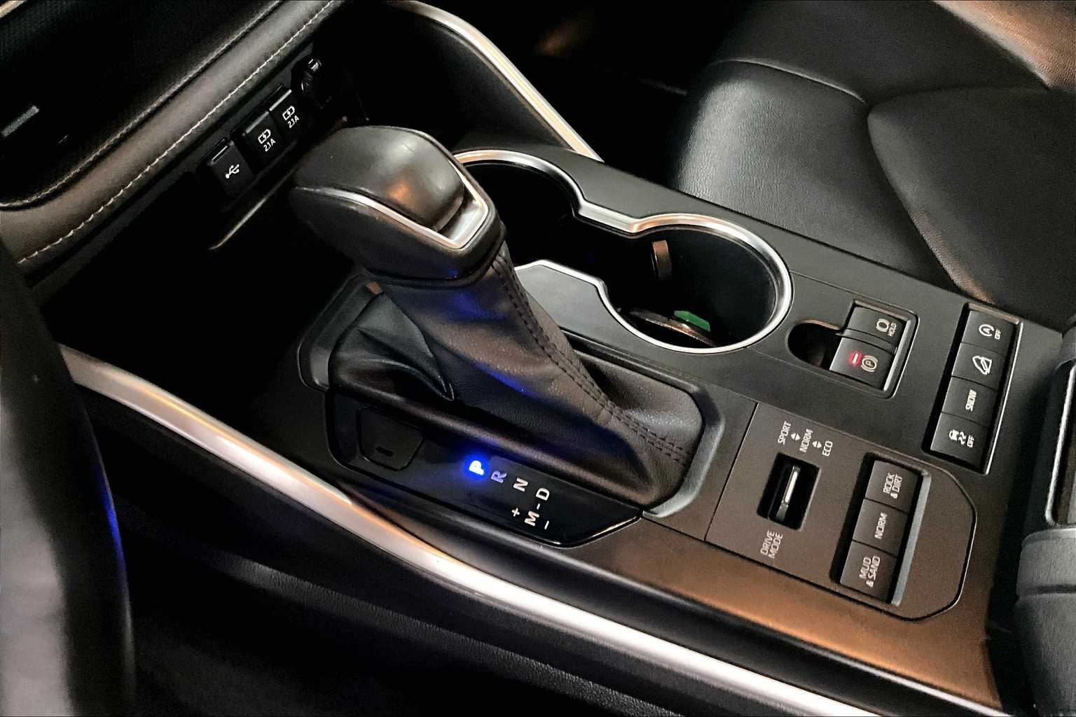 2021 Toyota Highlander XLE - Photo 21