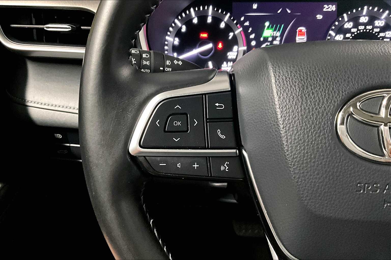 2021 Toyota Highlander XLE - Photo 24