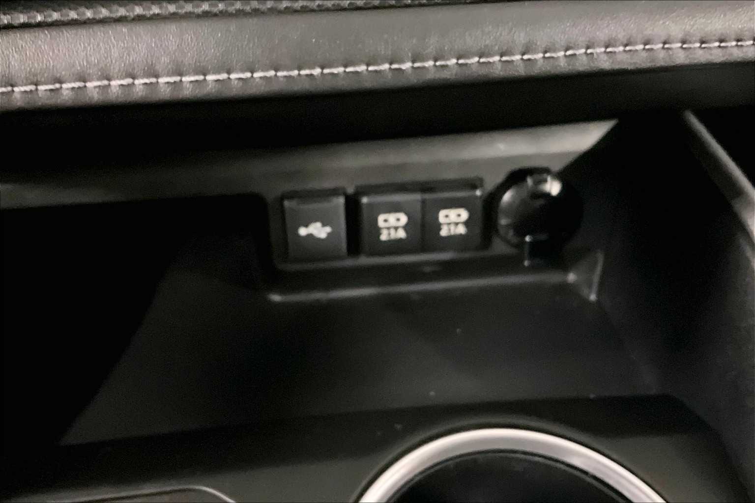 2021 Toyota Highlander XLE - Photo 28