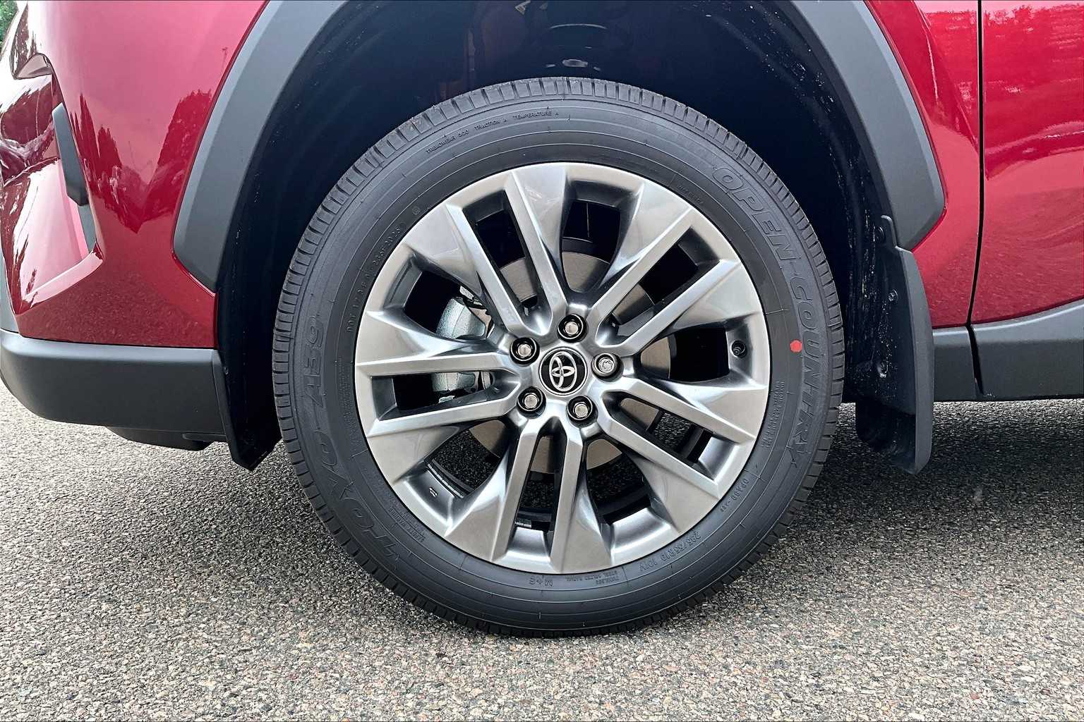 2025 Toyota RAV4 XLE Premium - Photo 8