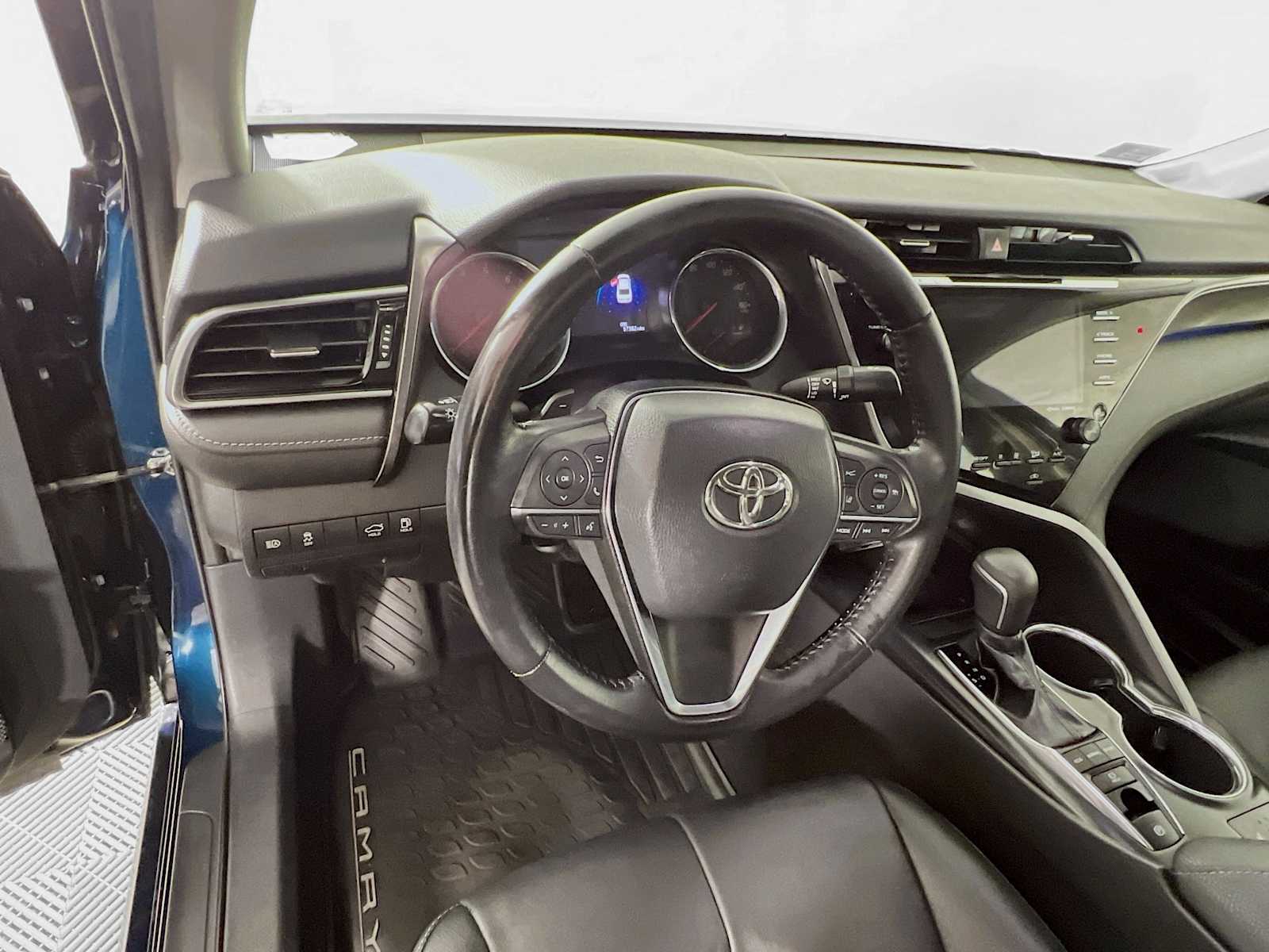 2019 Toyota Camry XSE - Photo 11