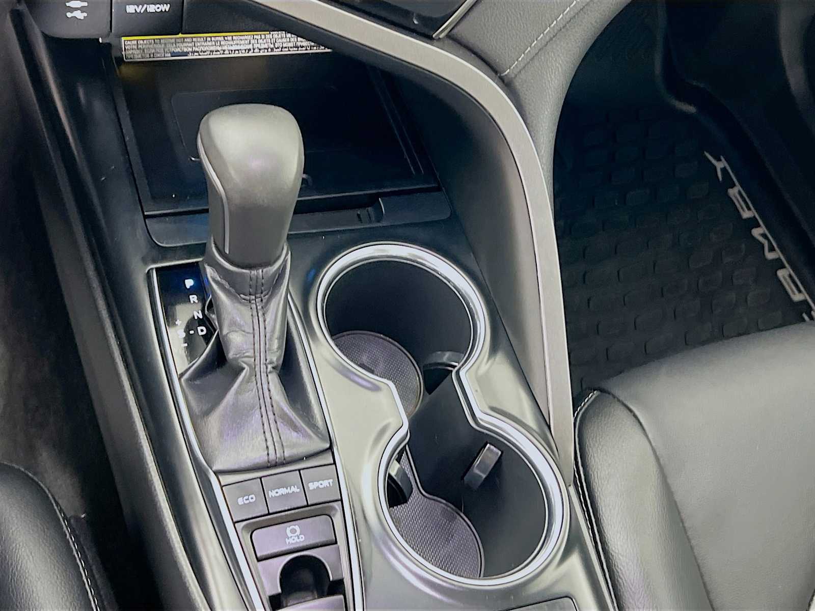 2019 Toyota Camry XSE - Photo 16