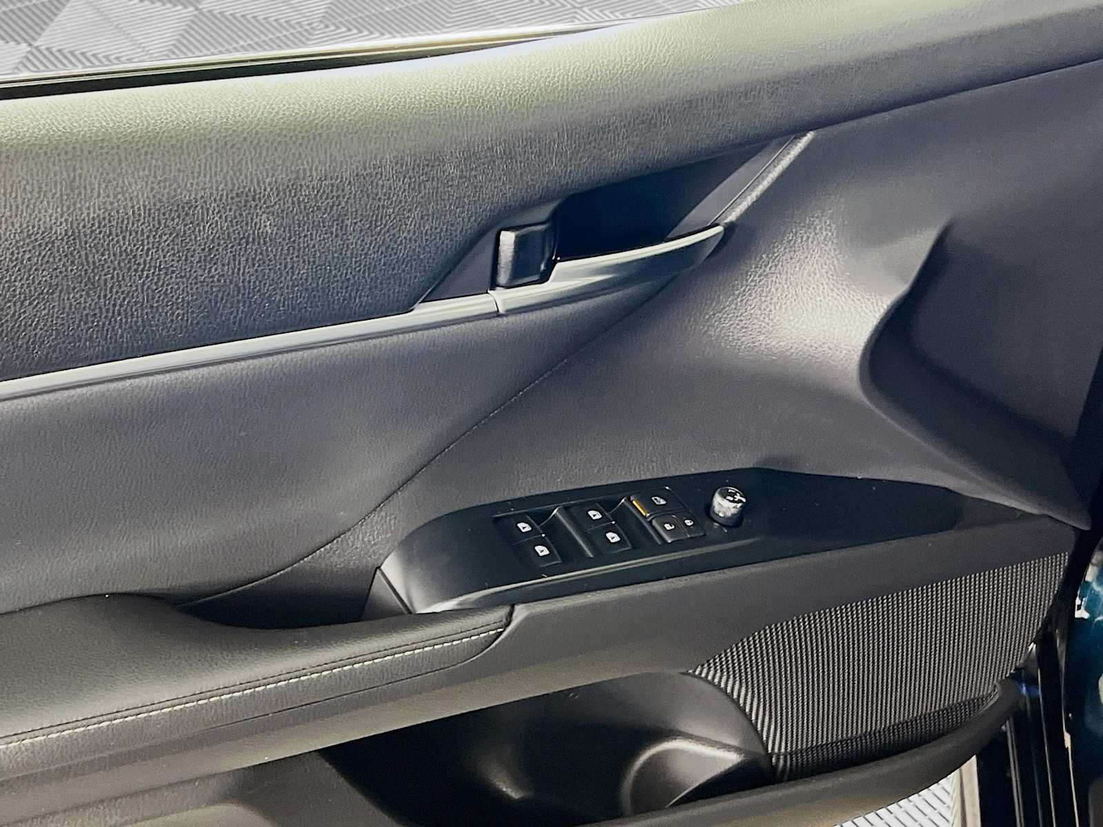 2019 Toyota Camry XSE - Photo 17