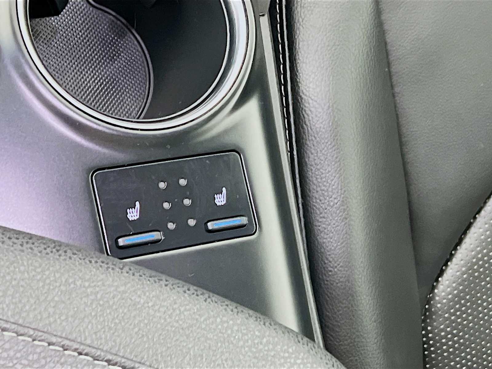 2019 Toyota Camry XSE - Photo 20