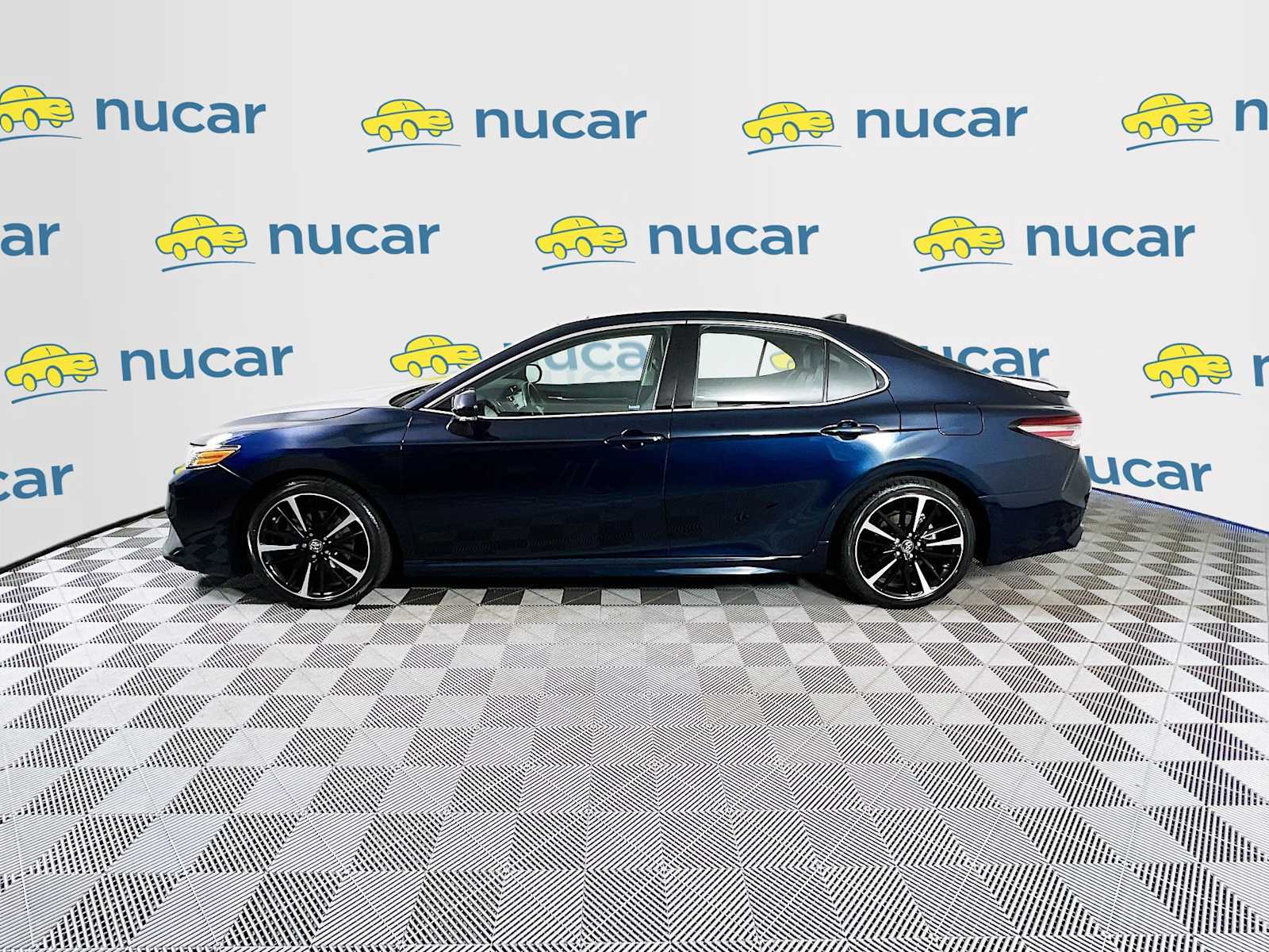 2019 Toyota Camry XSE - Photo 4