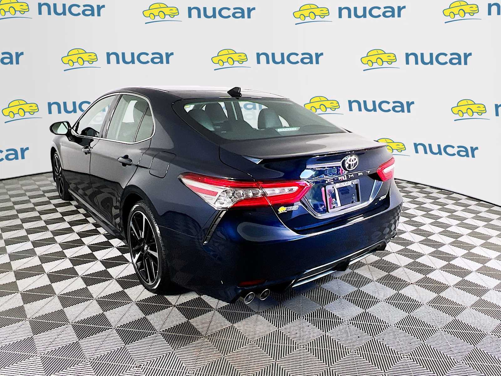 2019 Toyota Camry XSE - Photo 5
