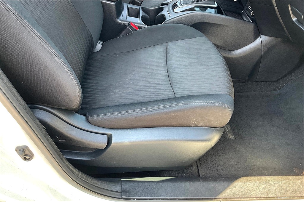2019 Nissan Rogue S - Photo 32