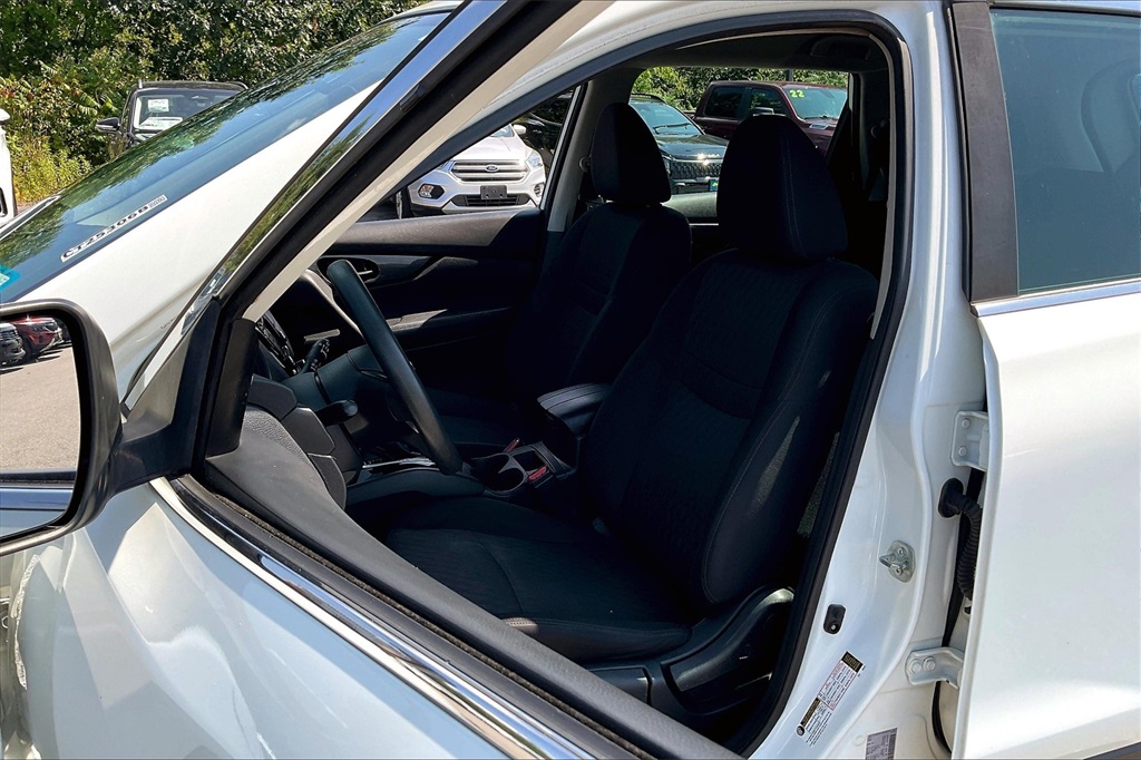 2019 Nissan Rogue S - Photo 9