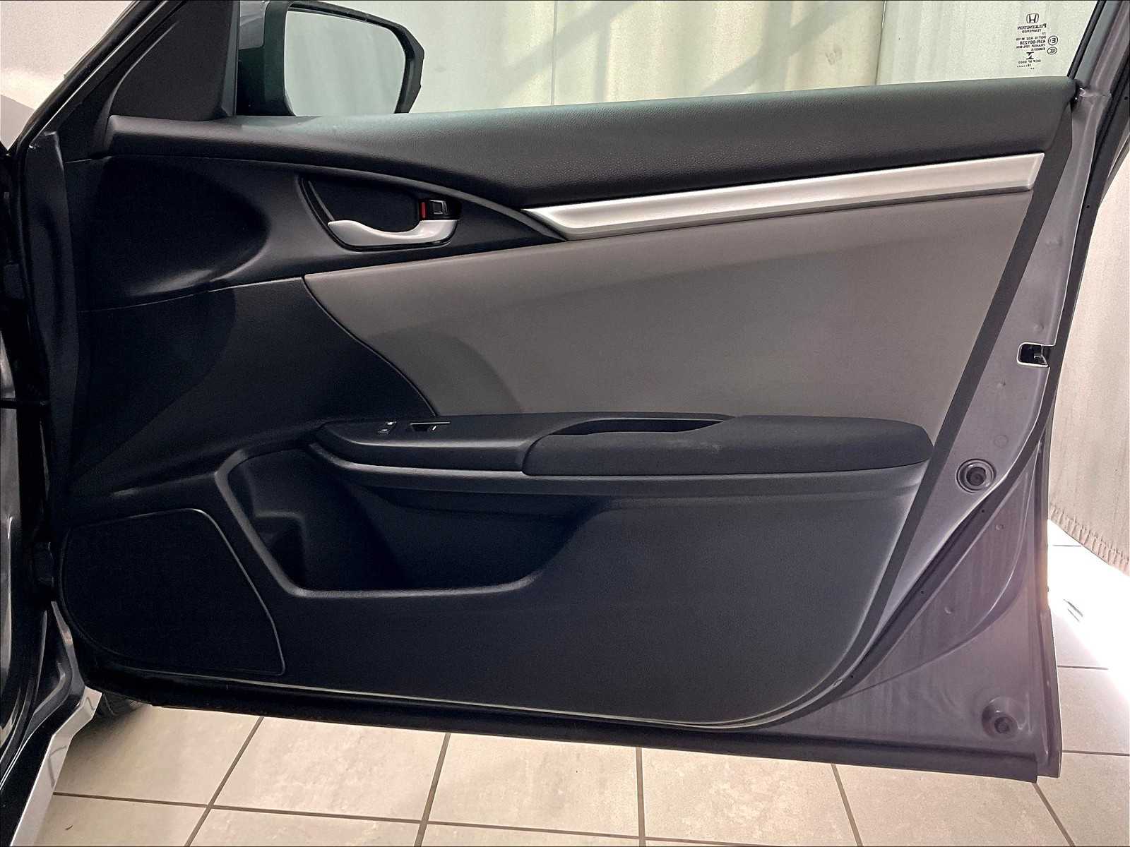 2018 Honda Civic LX - Photo 12