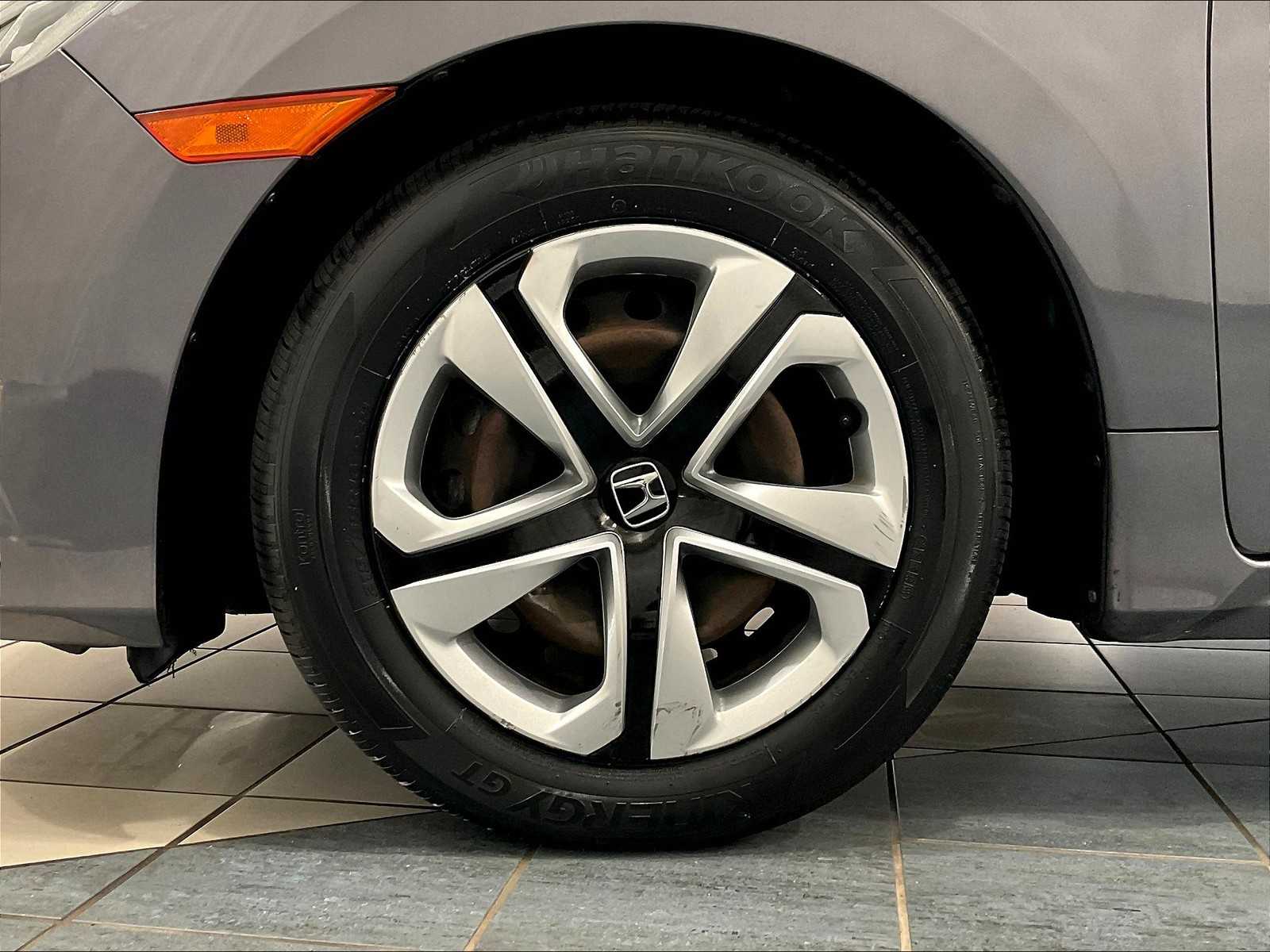 2018 Honda Civic LX - Photo 7
