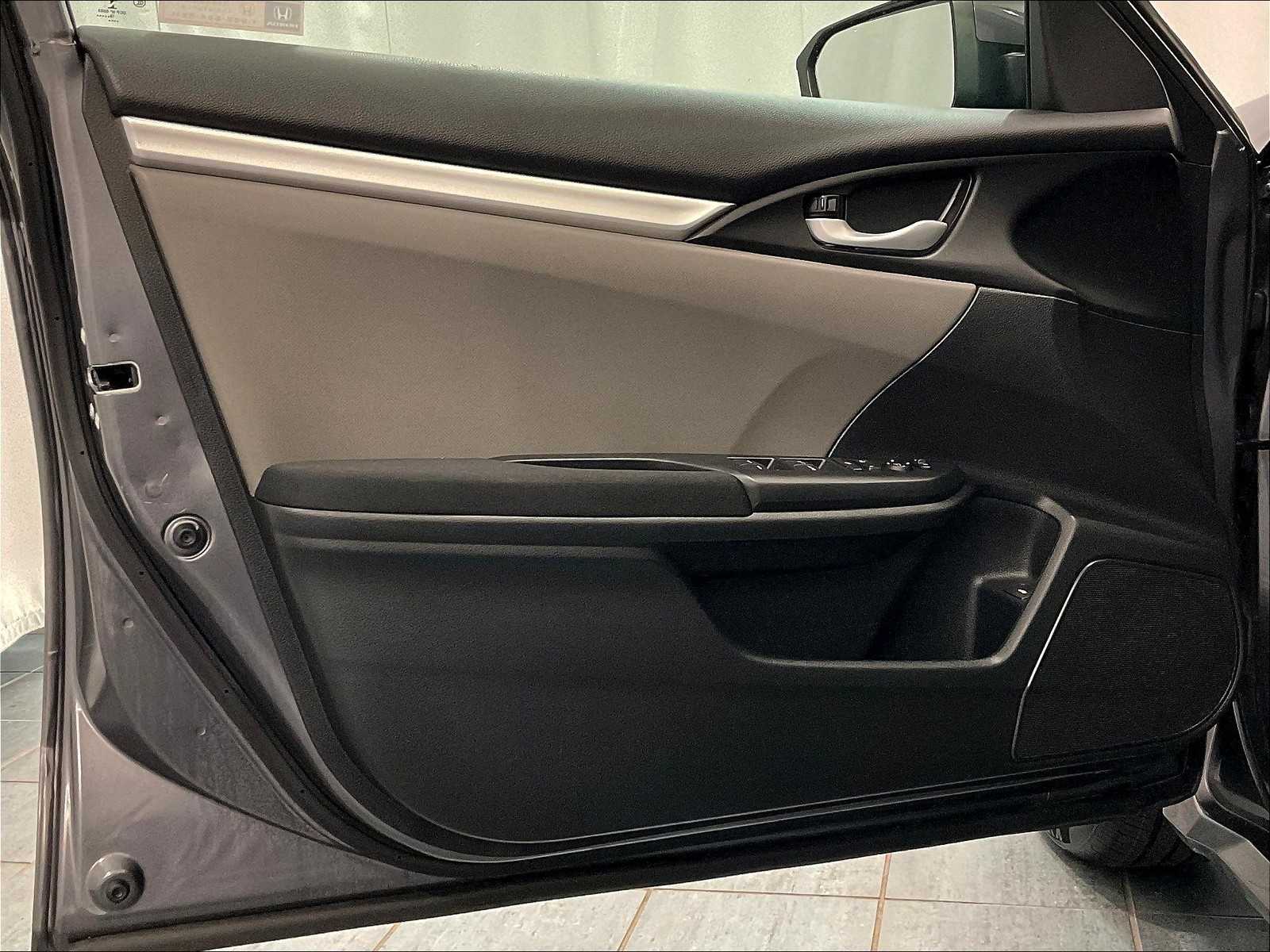 2018 Honda Civic LX - Photo 9
