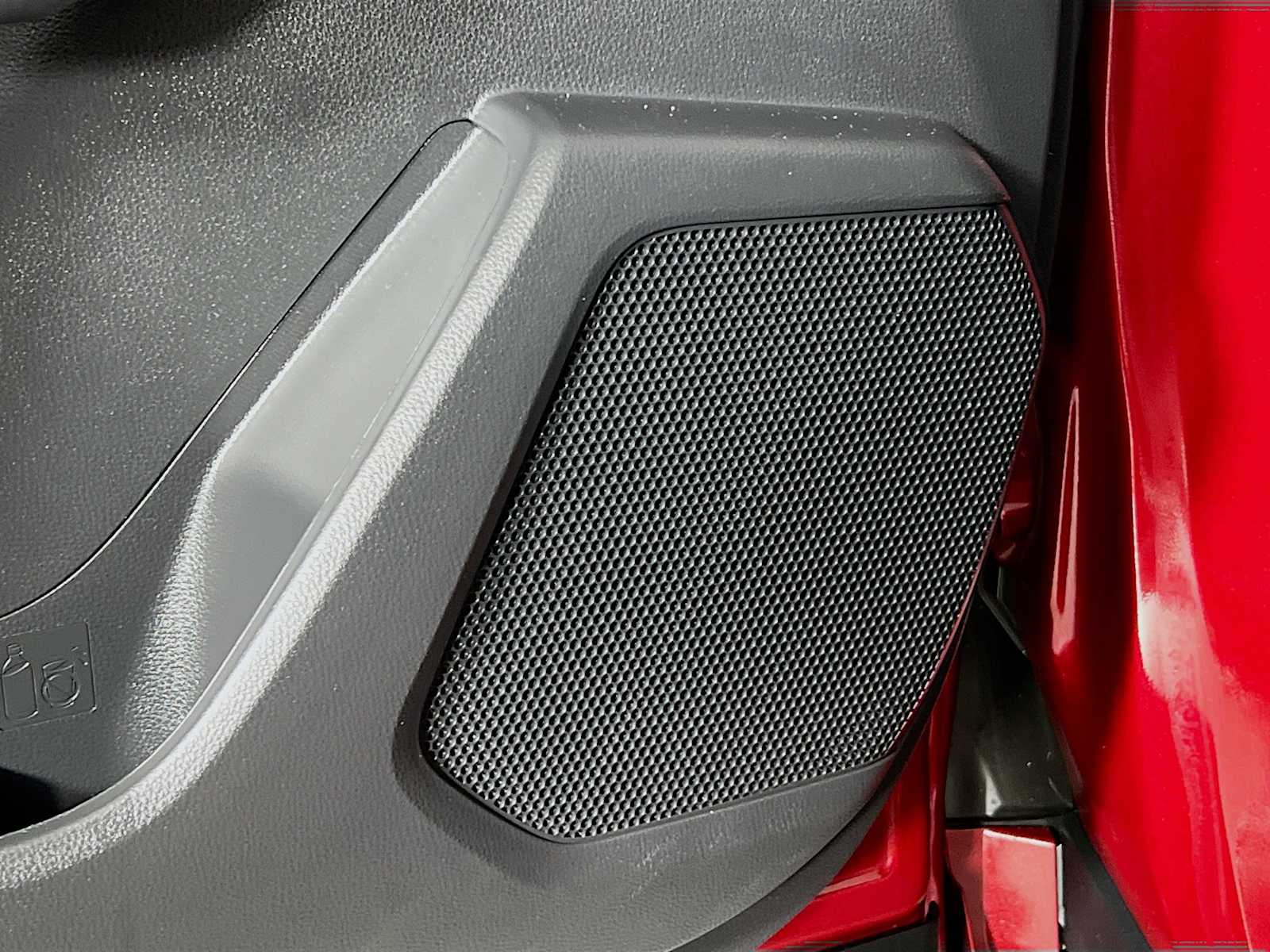 2021 Toyota Highlander XLE - Photo 18