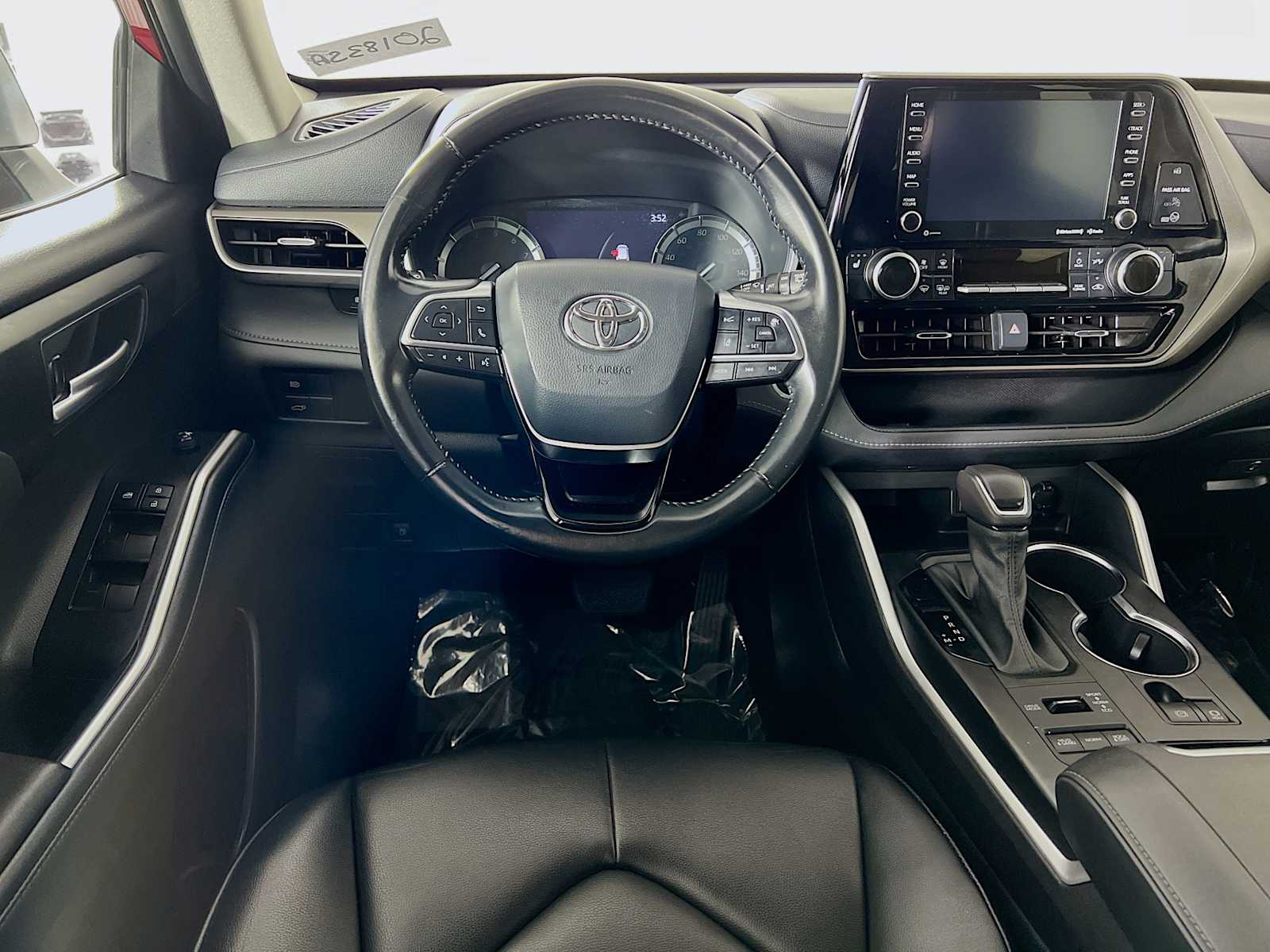 2021 Toyota Highlander XLE - Photo 23