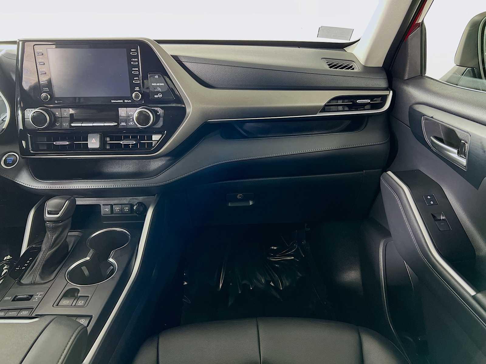 2021 Toyota Highlander XLE - Photo 24