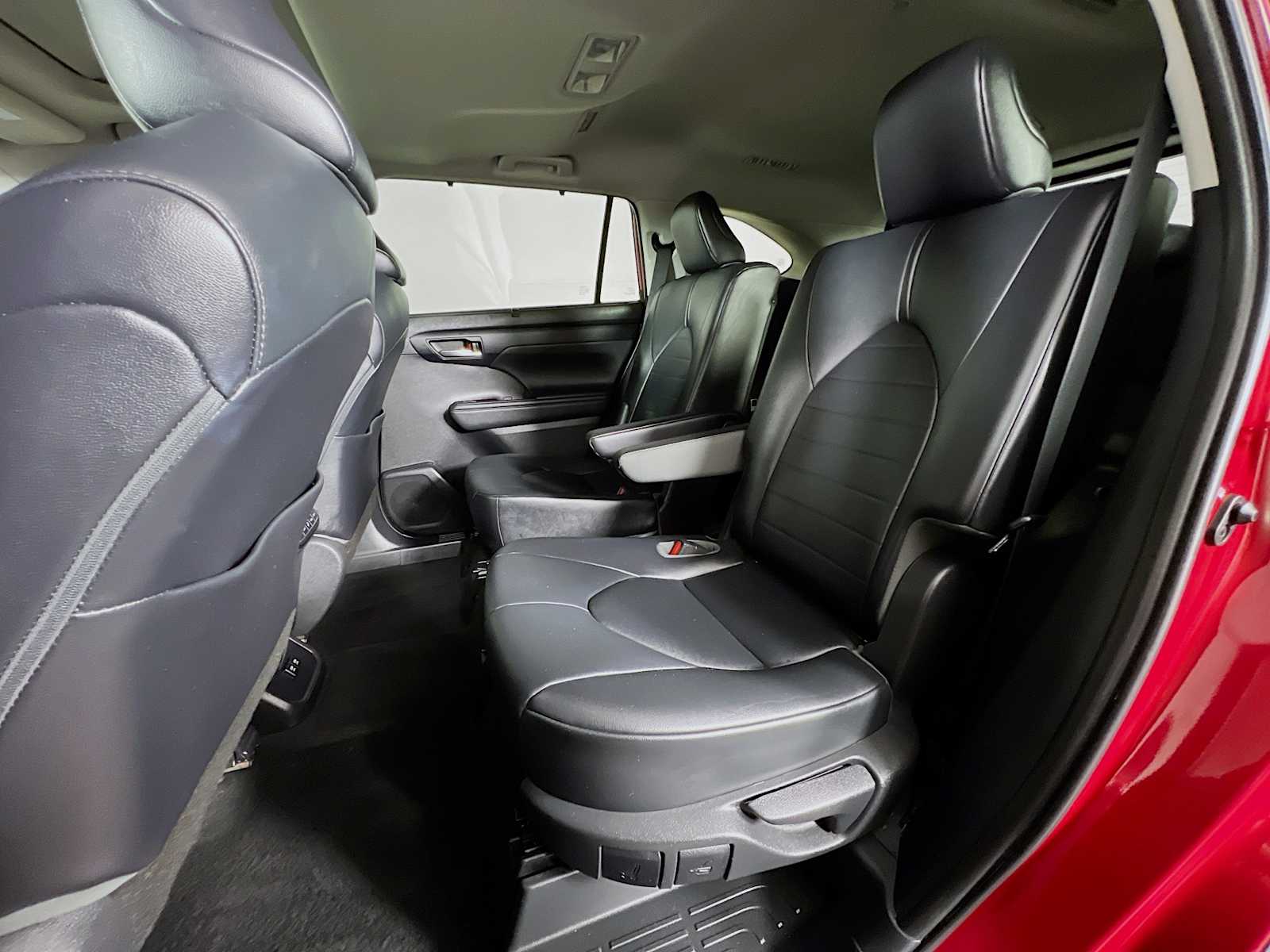 2021 Toyota Highlander XLE - Photo 25