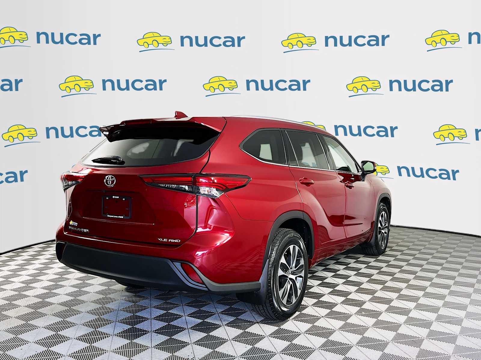 2021 Toyota Highlander XLE - Photo 7