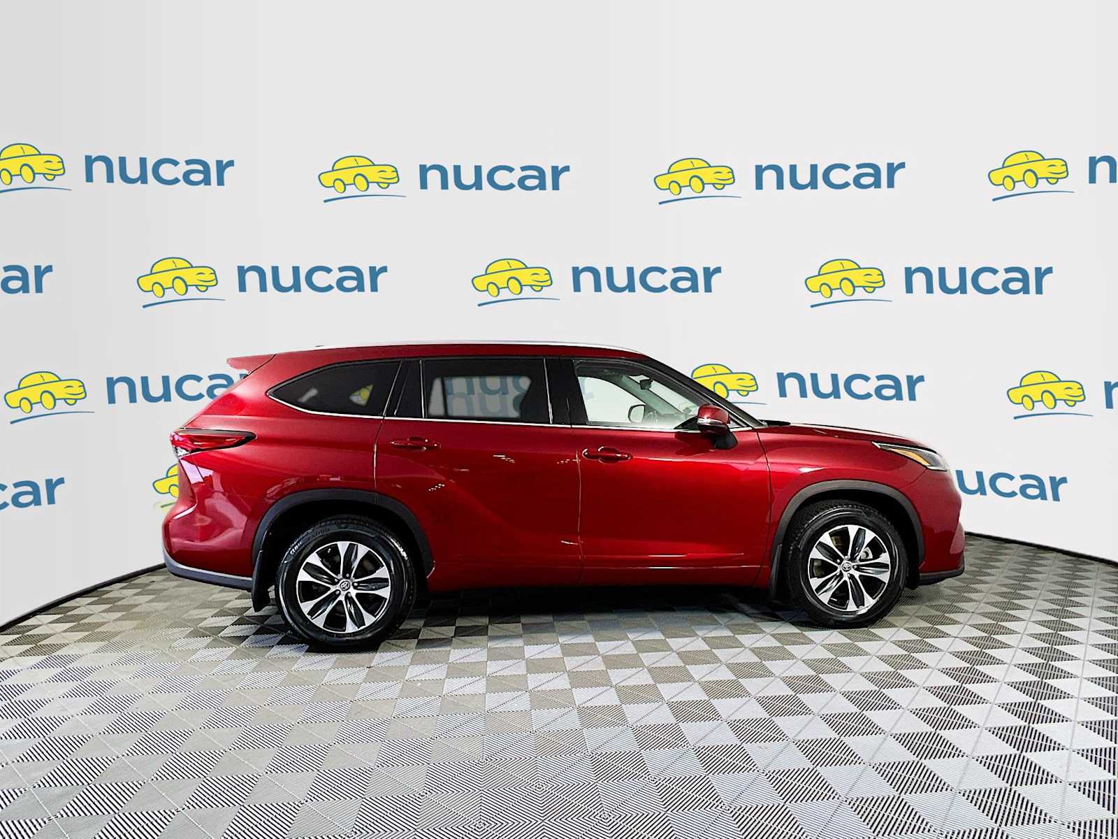 2021 Toyota Highlander XLE - Photo 8