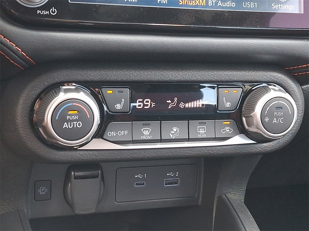 2025 Nissan Versa 1.6 SR - Photo 11