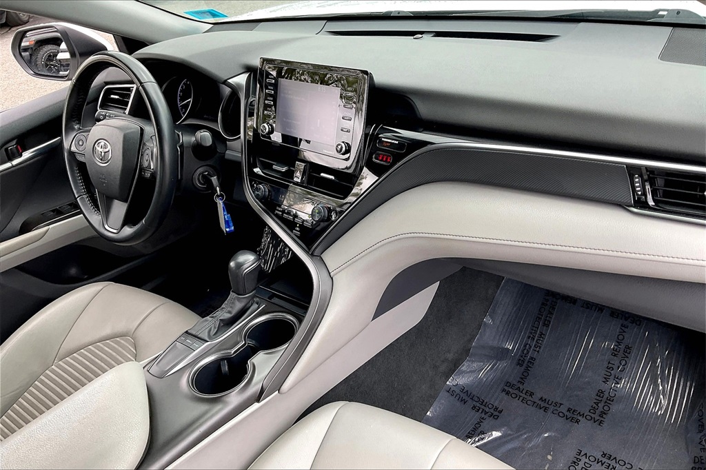 2023 Toyota Camry SE - Photo 13
