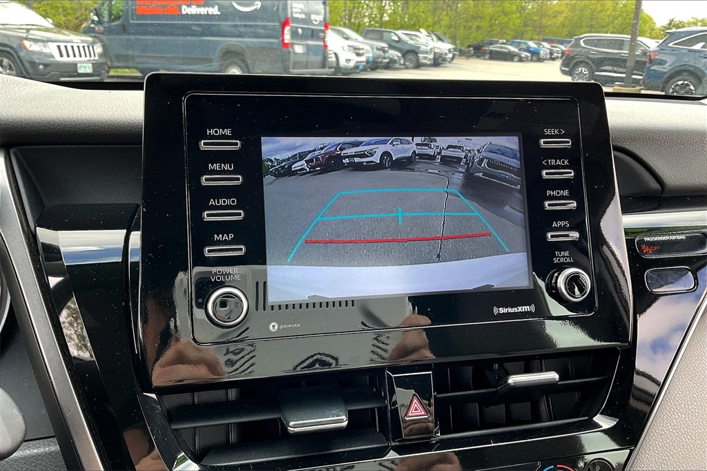 2023 Toyota Camry SE - Photo 18