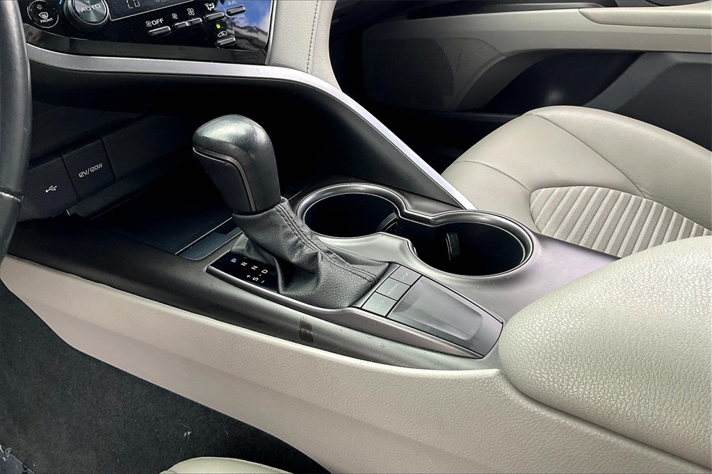 2023 Toyota Camry SE - Photo 19