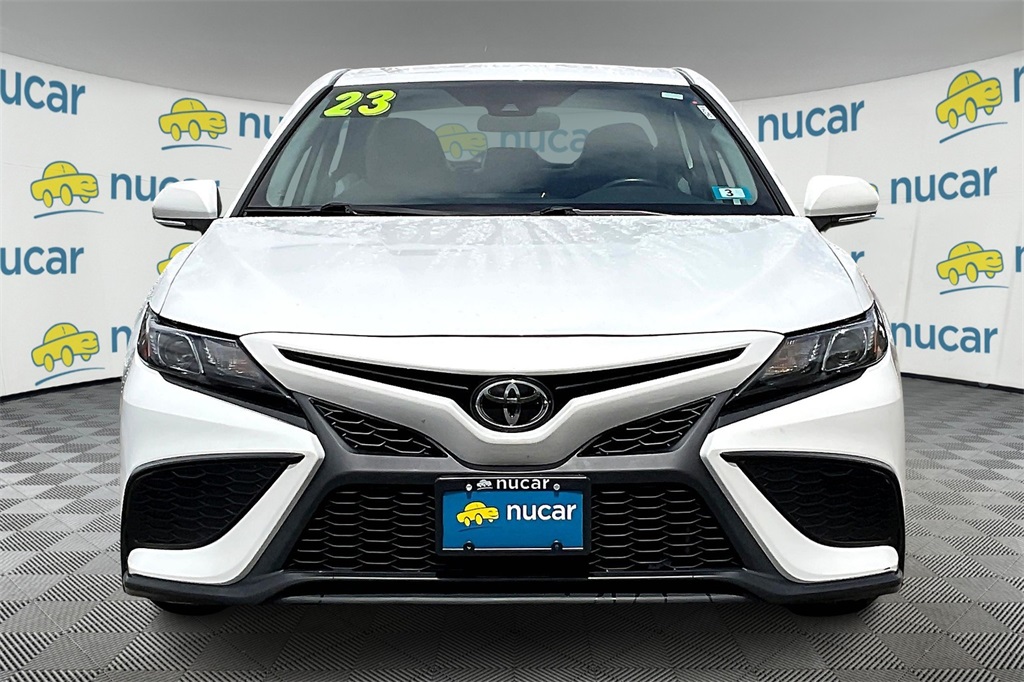 2023 Toyota Camry SE - Photo 2