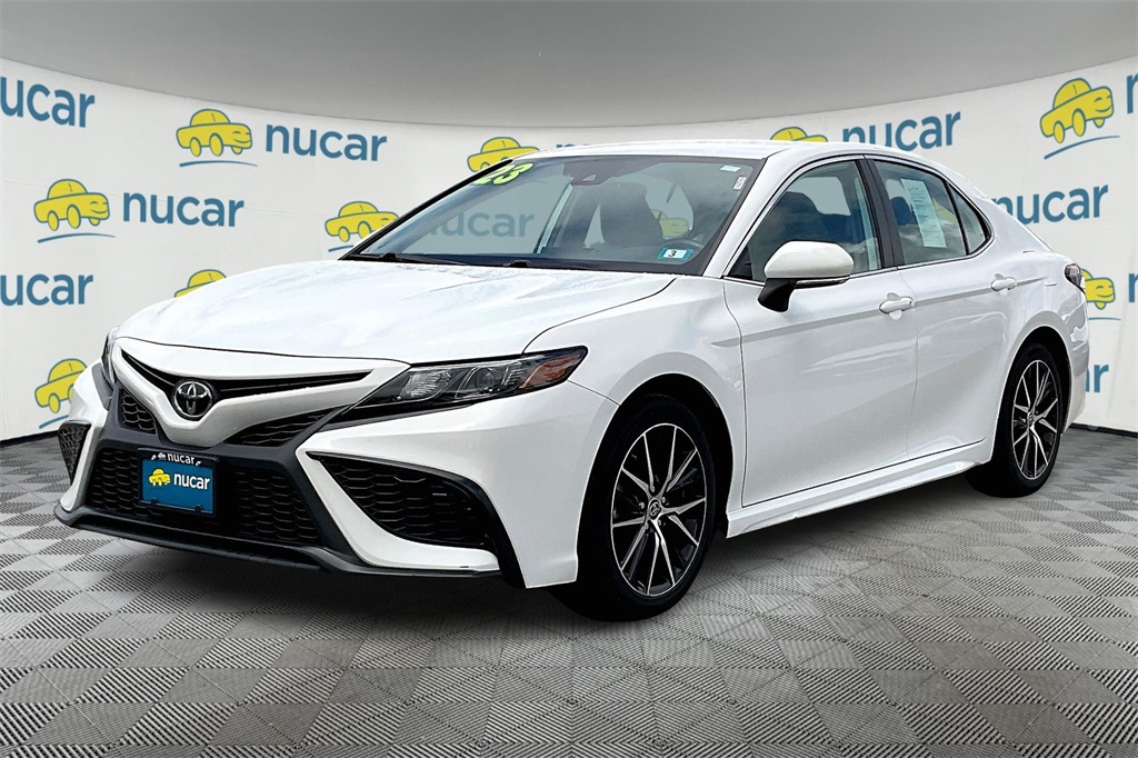 2023 Toyota Camry SE - Photo 3