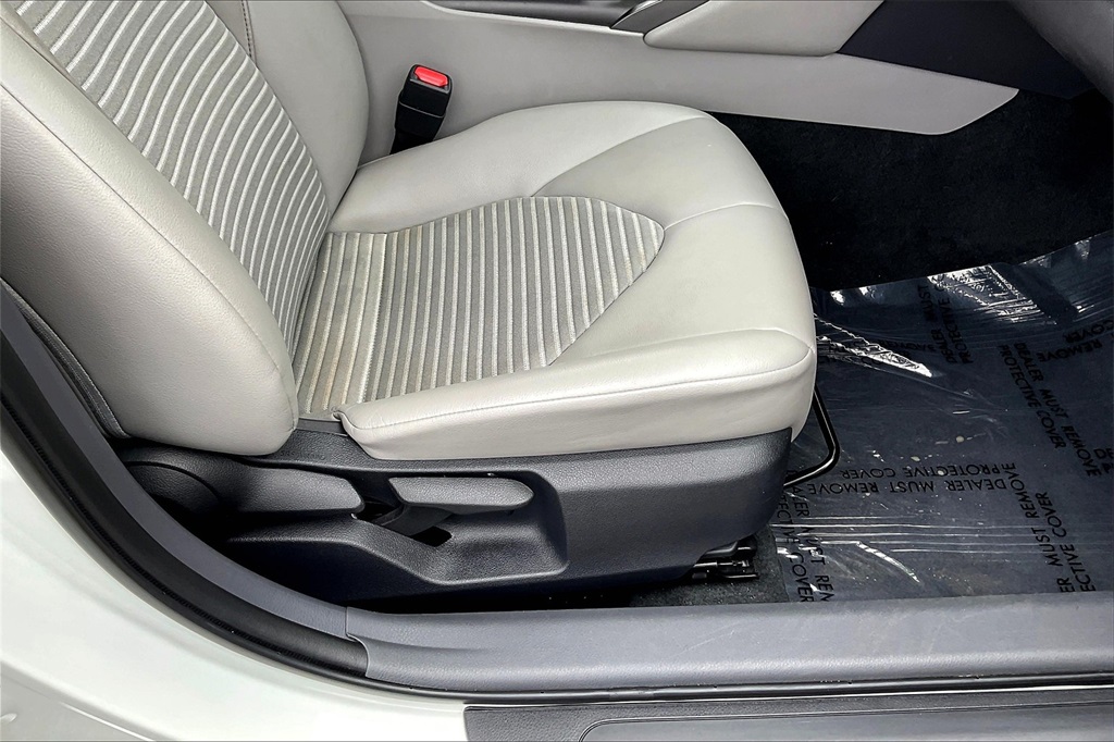 2023 Toyota Camry SE - Photo 34