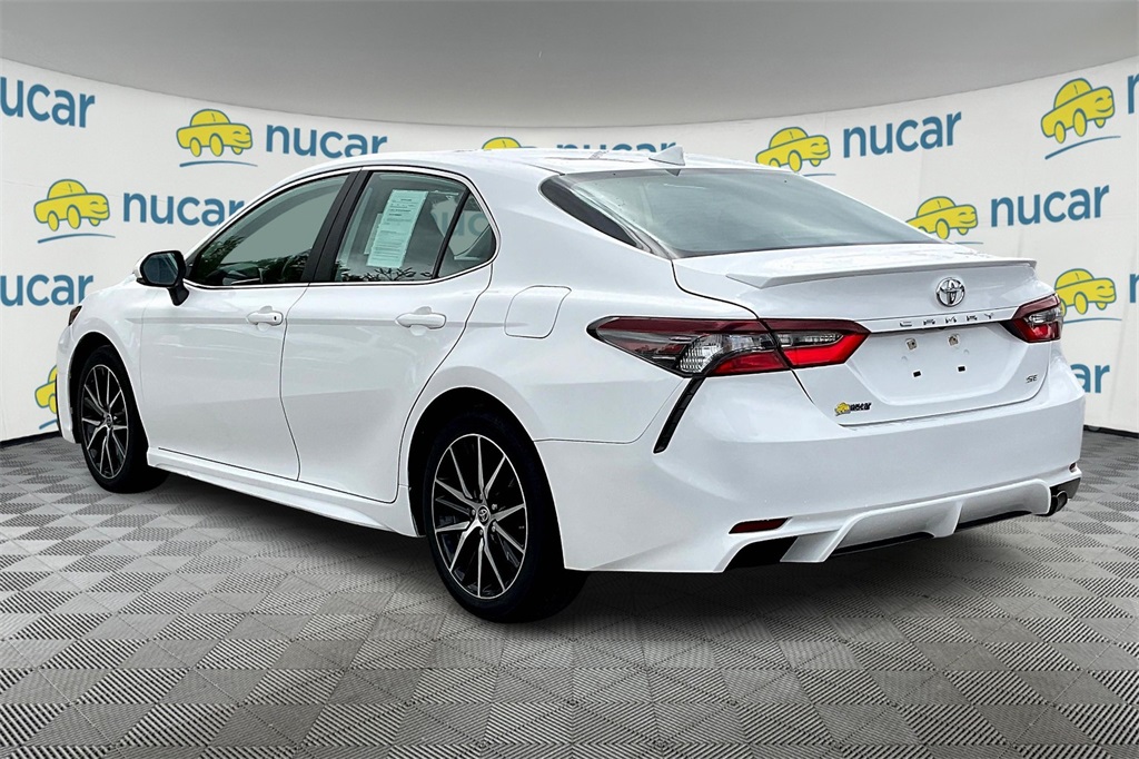2023 Toyota Camry SE - Photo 4