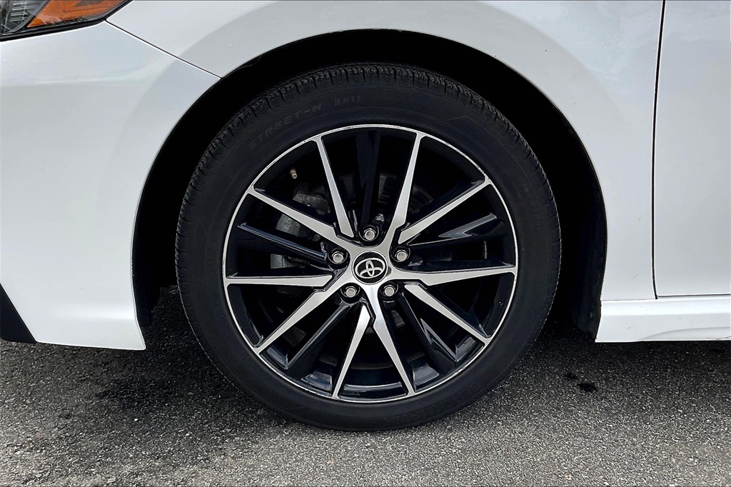 2023 Toyota Camry SE - Photo 7
