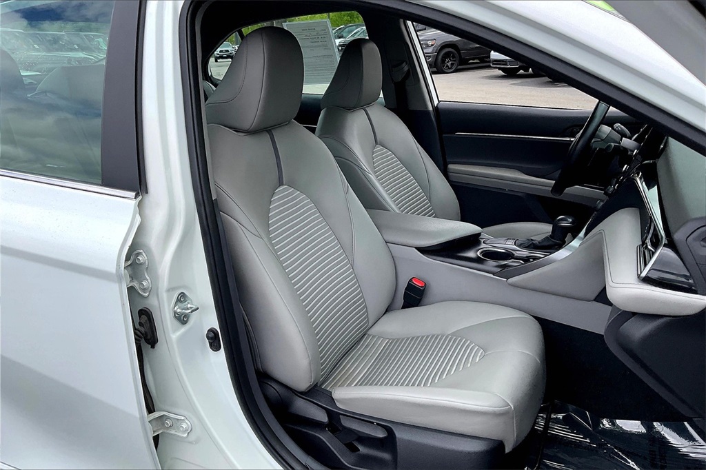 2023 Toyota Camry SE - Photo 10