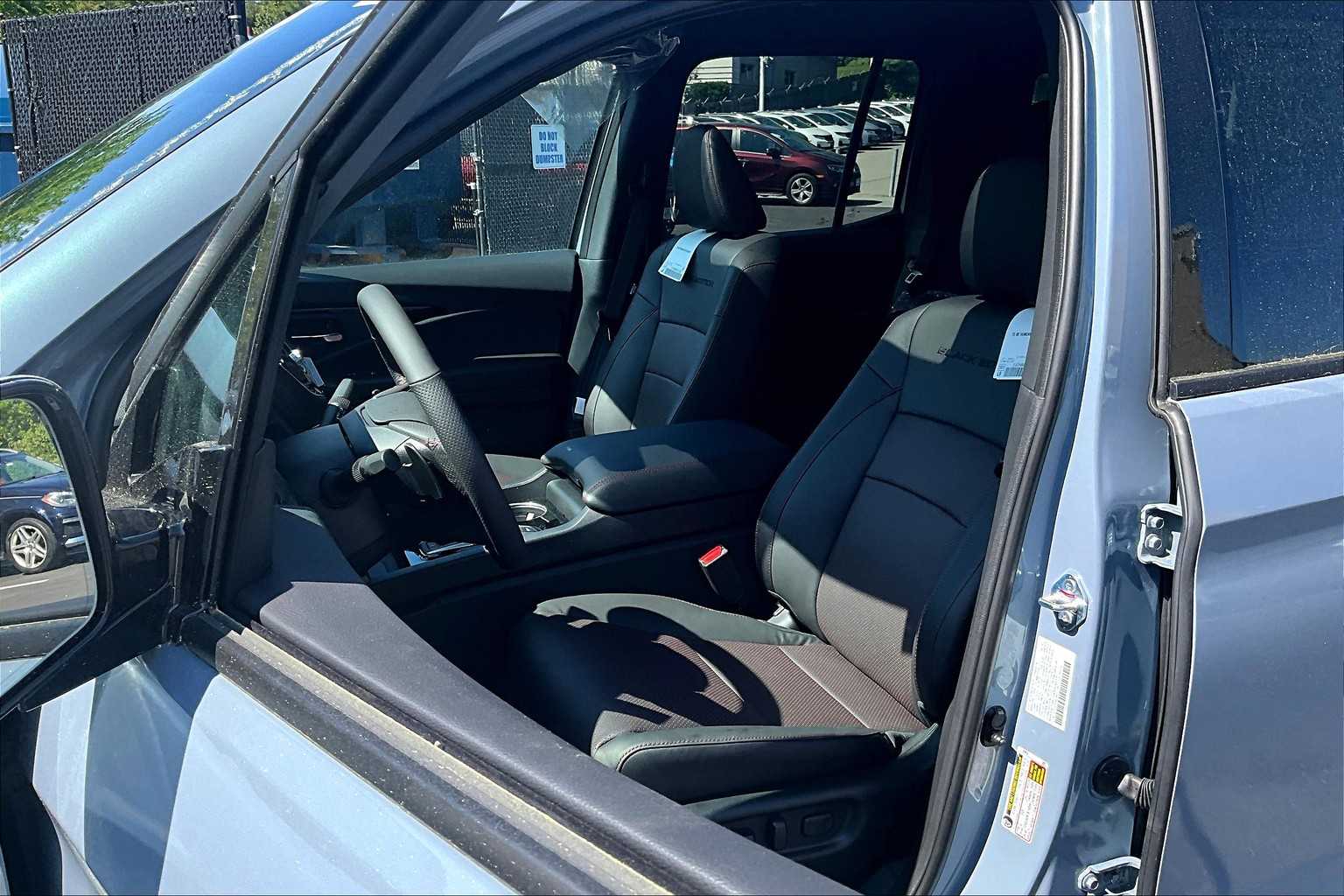 2025 Honda Ridgeline Black Edition - Photo 11