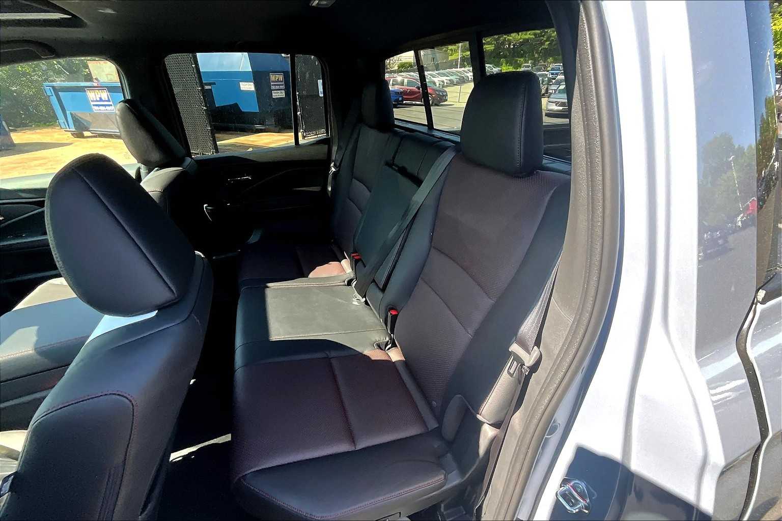 2025 Honda Ridgeline Black Edition - Photo 15