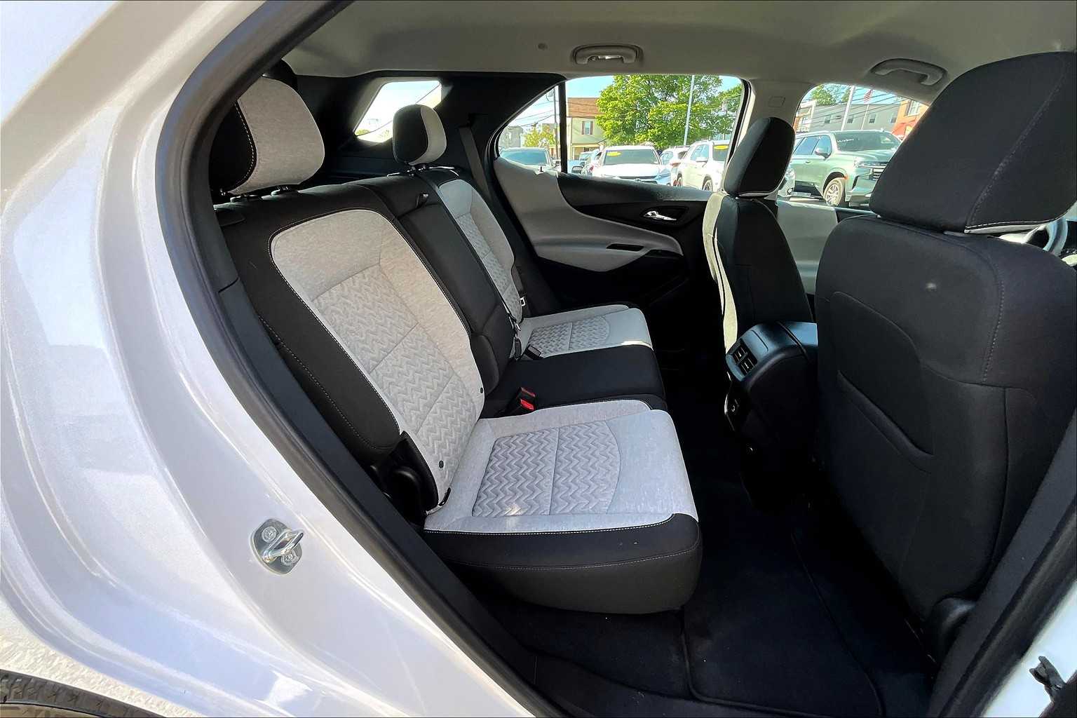 2023 Chevrolet Equinox LS - Photo 16
