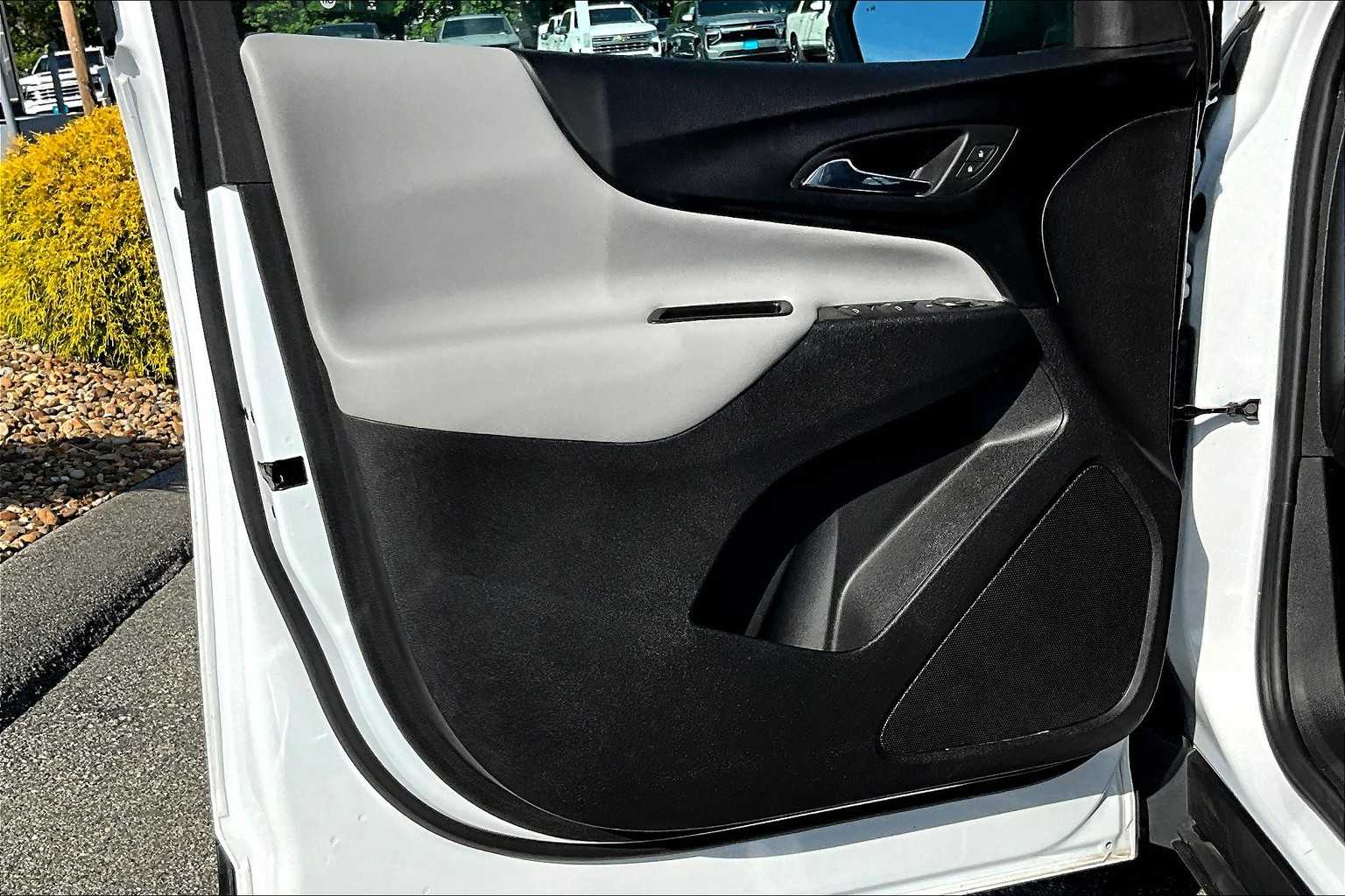 2023 Chevrolet Equinox LS - Photo 9