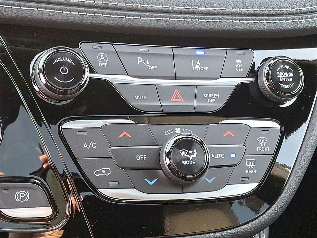 2026 Chrysler Pacifica Limited - Photo 14