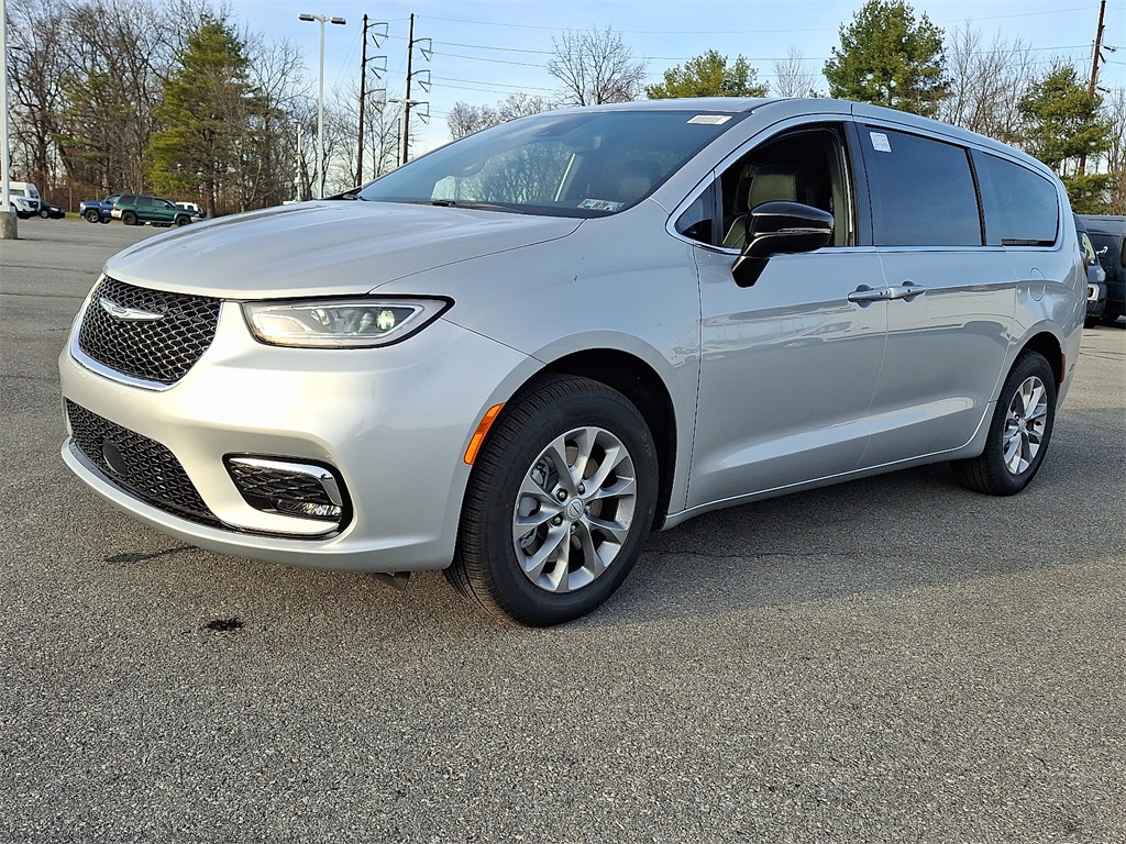 2026 Chrysler Pacifica Limited - Photo 2