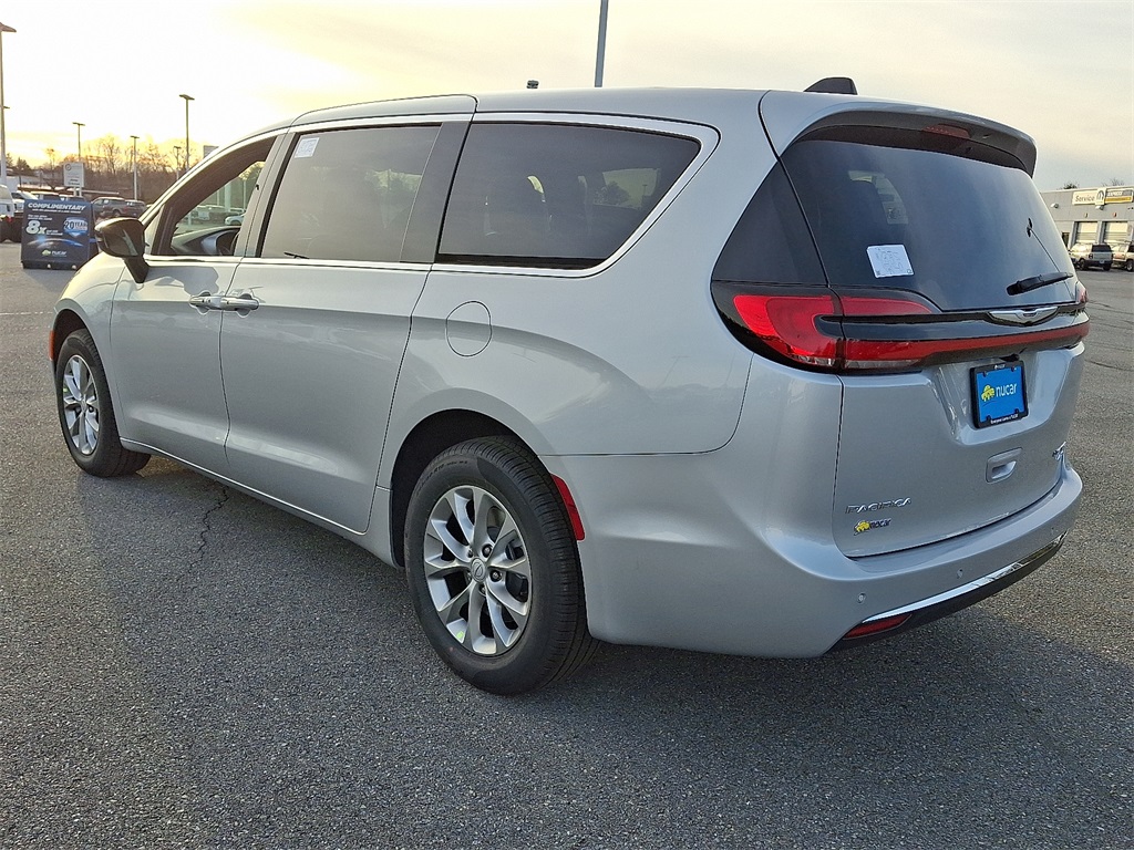 2026 Chrysler Pacifica Limited - Photo 3